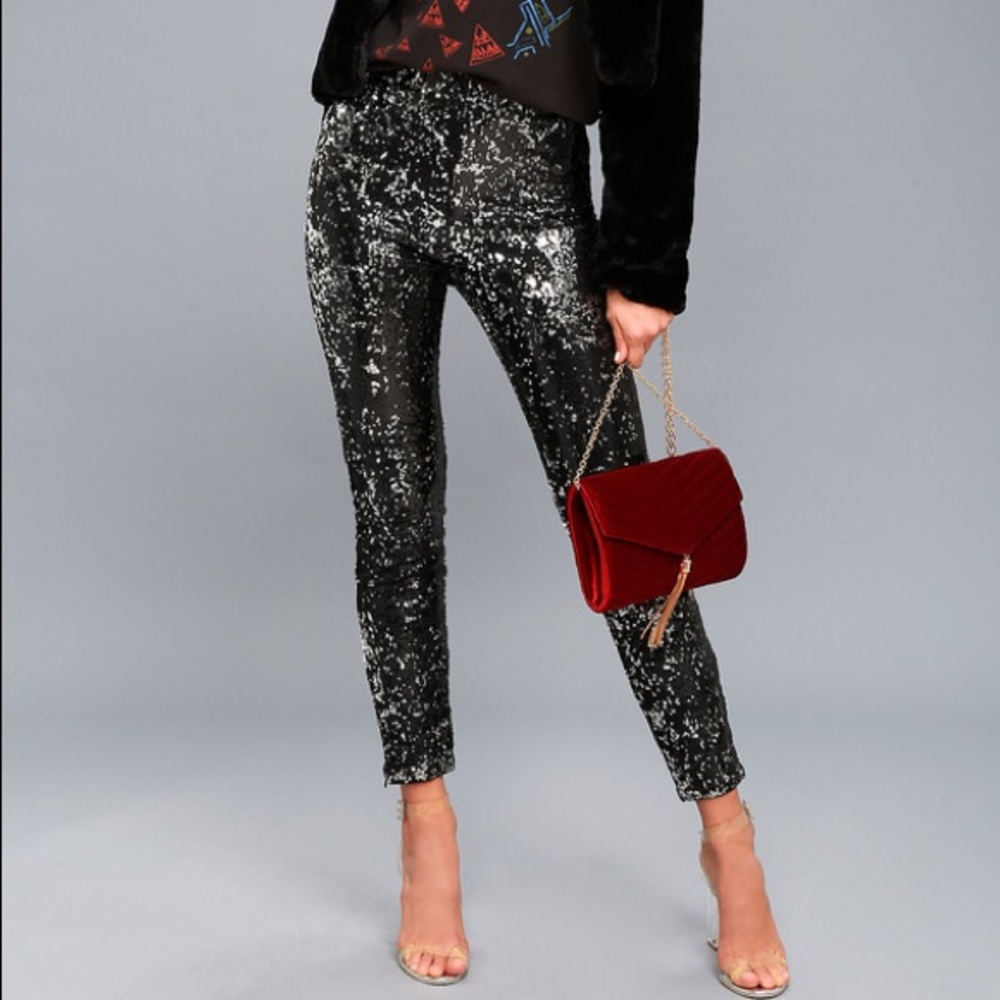 NEW! ENCORE SILVER/ BLACK SEQUIN LEGGINGS
